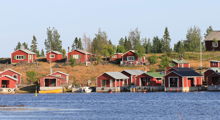 Fiskeläge intill havet